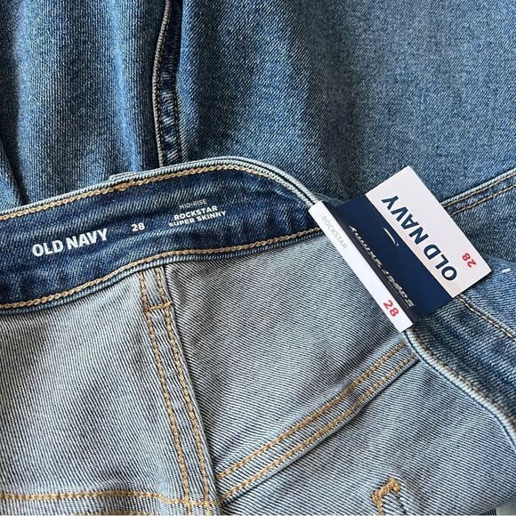 Old Navy Mid-Rise Rockstar Super-Skinny Distressed Jeans NEW Plus Size 28 - Picture 4 of 5